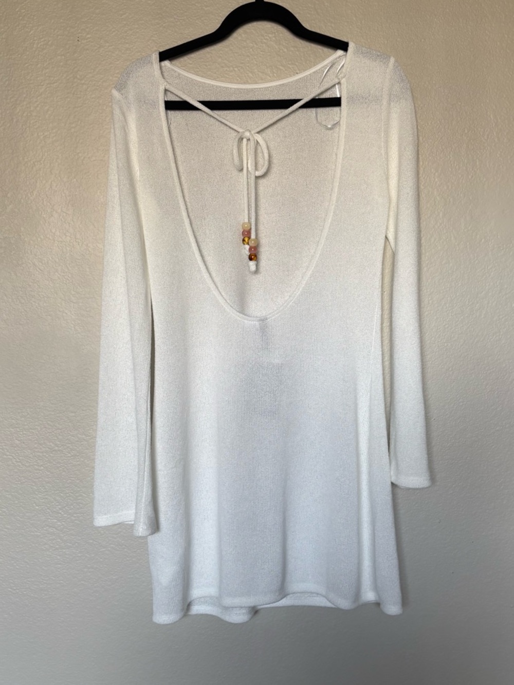 H&M White Long Sleeve V-Neck Tie-Front Knit Dress